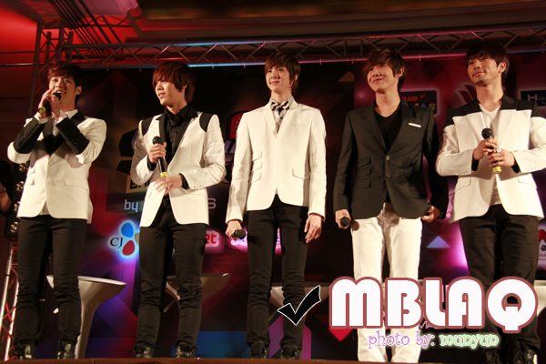 MBLAQ in Thailand 05-04-10:Seungho,Mire,Thunder,Leejun,G.O
