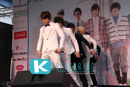 SHU-I in Thailand 16-07-10:Changhyun,Minho,In-seok,Hyungjun,Jinseok