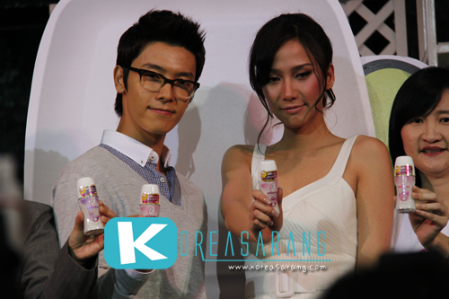 12 Plus Roll-on Press Conference 18-09-10:Donghae,Aum