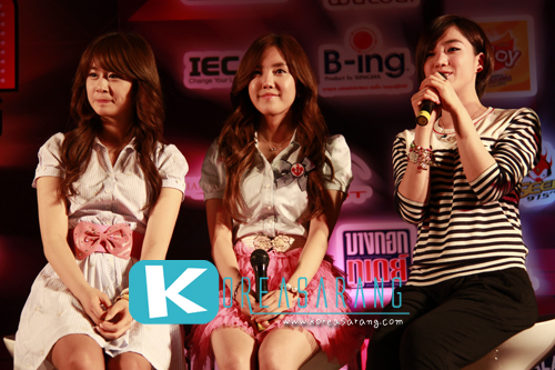 T-ARA in Thailand 05-04-10:Jiyeon,Hyomin,Eunjeong