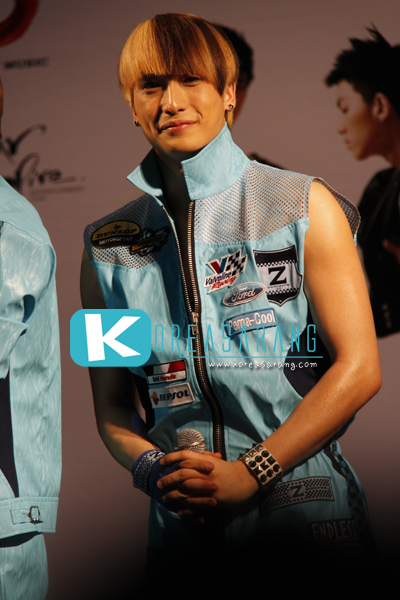 ZE:A in Thailand 29-07-10:Taeheon