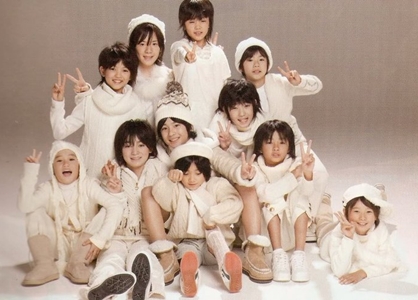 เพ้อเรย์จังไปไกล ~ น้องฮาบะหลับตาชูสองนิ้ว ฮร๊ายย (ตอนแรกเพ้อจัมพ์ไม่ใช่รึ ?? ไหงมาเจ้าชายหิมะซะงั้น)