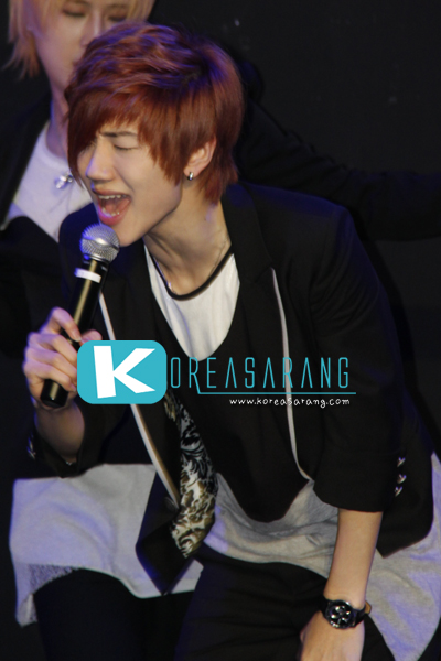 DNT in Thailand 19-12-09 : DNT Crazily Pretty with DAY fan live in Bangkok=>Tae Ku