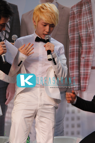 SHU-I in Thailand 16-07-10:Hyungjun