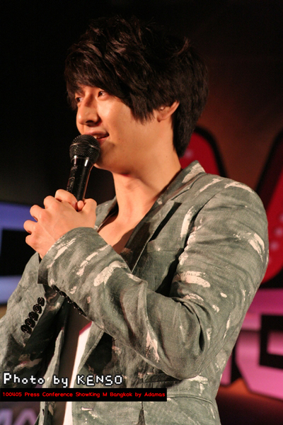 100405 Son Ho Young(손호영) Press Con. SHOW M KING 4