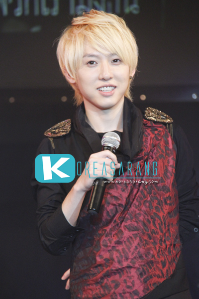 SHU-I in Thailand 18-07-10:Hyungjun