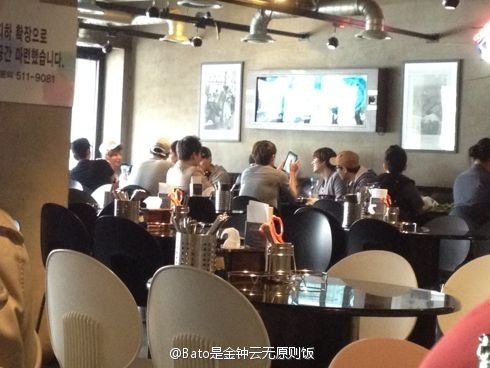 They eat &cheer together (cr KT_ANT) #WelcomebackKangin