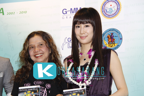 Zhang Li Yin in Thailand 18-03-10