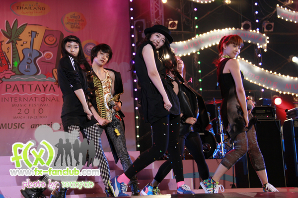 f(x) in Thailand 19-03-10:Victoria,Amber,Krystal,Sulli,Luna