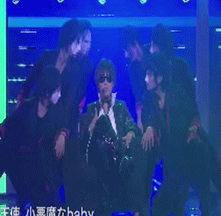 ดูโชเนนปีที่แล้วและก็ทำภาพกิ๊ฟ อิจฉาไทปี้ เพราะอันชินนนนแทบจู๊บ T___T เราไม่เจอกันกี่เดือนแล้ว