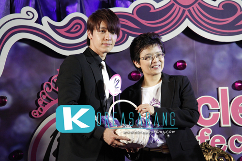 12+ Miracle BB Perfect Powder 14-07-10:DONGHAE