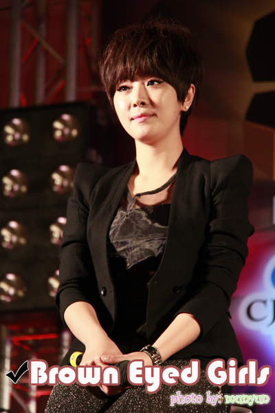 BROWN EYED GIRLS in Thailand 05-04-10:Narsha