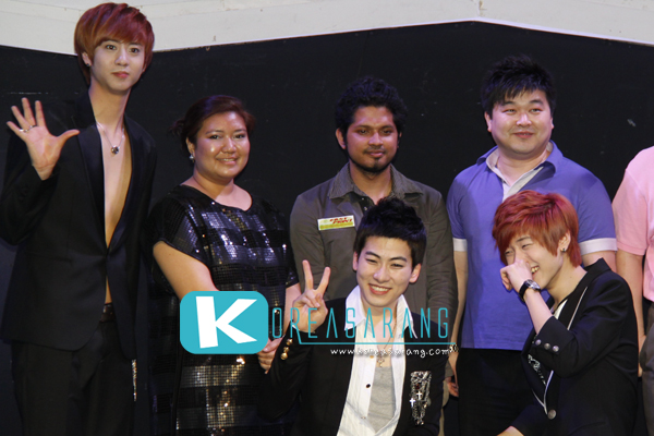 DNT in Thailand 17-12-09 : DNT Crazily Pretty with DAY fan live in Bangkok=>Dong Wook+Byung Kyu+Tae Ku