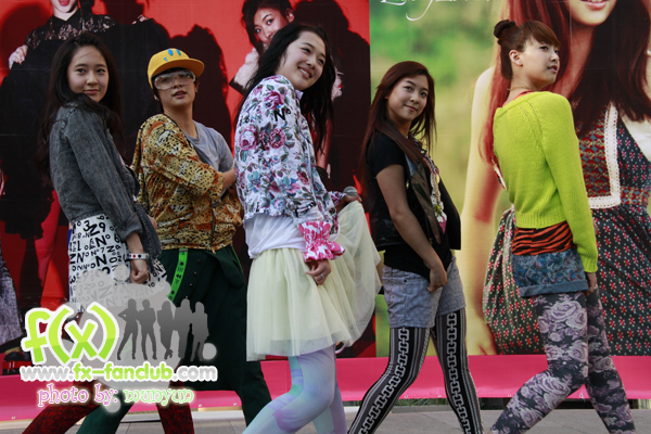 f(x) in Thailand 20-03-10:Victoria,Amber,Krystal,Sulli,Luna