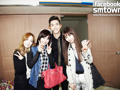 ญ3ช1 กระเป๋าแดง ต่างวง