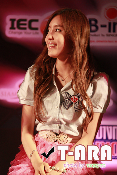 T-ARA in Thailand 05-04-10:Hyomin