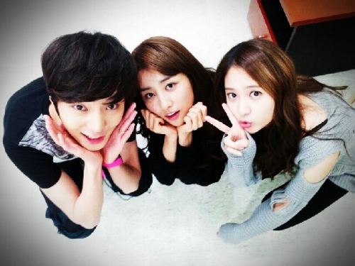 Krystal Me2Day Update 111011 ><