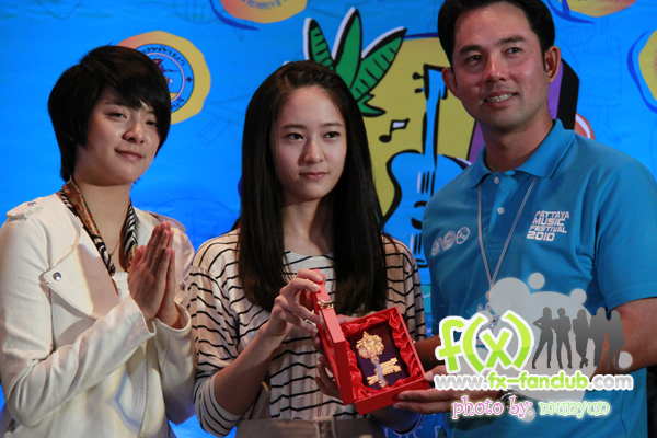 f(x) in Thailand 19-03-10:Amber,Krystal