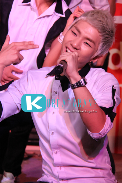 ZE:A in Thailand 29-07-10:Kevin