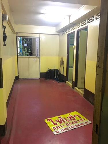 ตึกให้เช่าทำเลดีมากๆบนถนนหน้าเมือง 0815446181