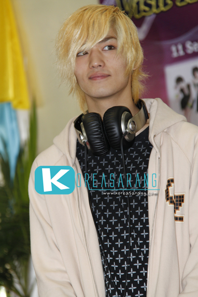 F.cuz in Thailand 12-09-10 (At Bannmahamek): KAN