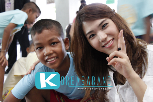 SEEYA in Thailand 12-09-10 (At Bannmahamek):Yeon Ji