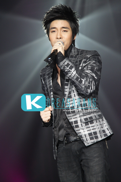 PD Radio Concert 05-11-10:ณัฐ (AF)