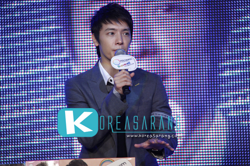 Maxim Contact Lens Surprise Celebration (Press Conference) 11-10-10:DongHae