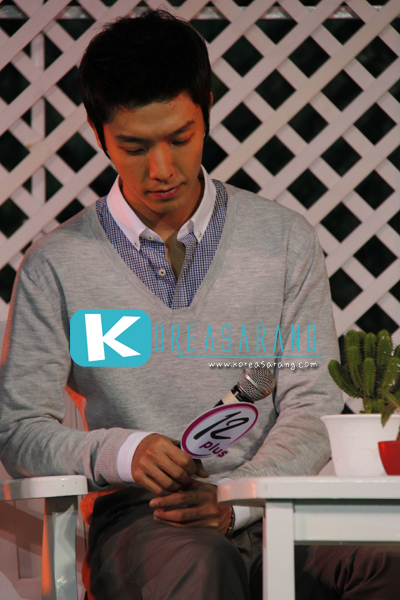 12 Plus Roll-on Press Conference 18-09-10:Donghae