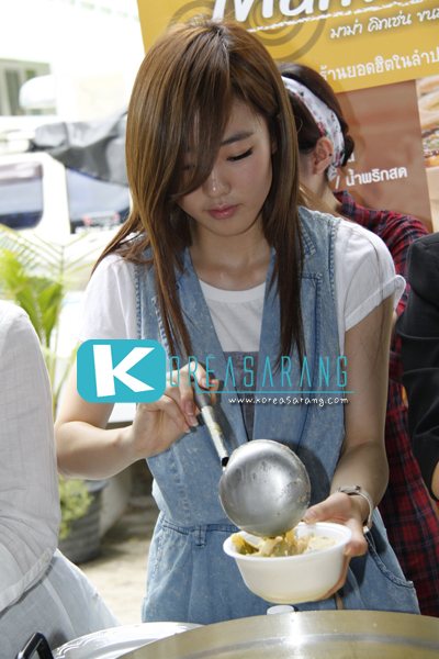 SEEYA in Thailand 12-09-10 (At Bannmahamek): Boram