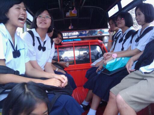 เพื่อนชมรม interract ห้องเดียวกันนี่ล่ะ