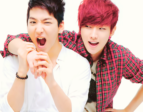 ผมเเดง ชุดลายสก๊อต อ้าปาก