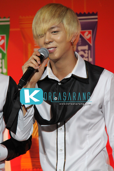 United Foods (Wafer Sanghai&Jelly Yoyo) 29-07-10: ZE:A -Junyoung