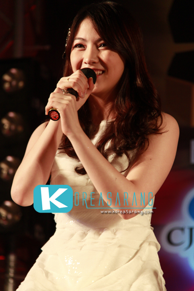 KARA in Thailand 05-04-10:Jiyoung