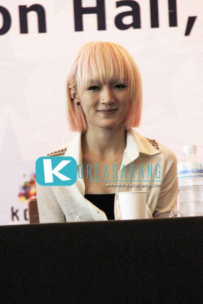 Miss A in Thailand (26-10-10):Jia