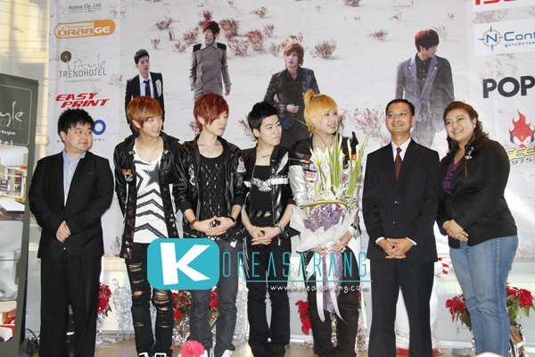 DNT in Thailand 17-12-09 : DNT Crazily Pretty with DAY fan live in Bangkok=>DNT