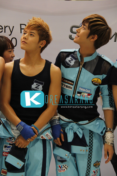 ZE:A in Thailand 29-07-10:Dongjoon,Kwanghee