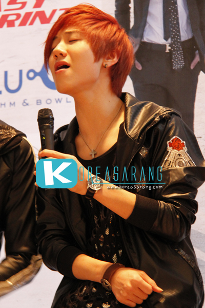 DNT in Thailand 17-12-09 : DNT Crazily Pretty with DAY fan live in Bangkok=>Tae Ku