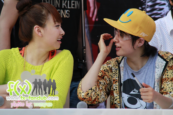 f(x) in Thailand 20-03-10:Victoria,Amber