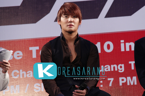 JYJ in Thailand 14-10-10:Junsu