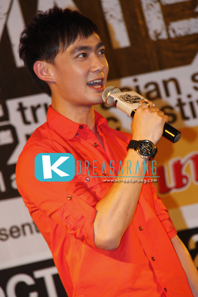 Mnet Ultimate Press Conference 17-09-10:Nichan