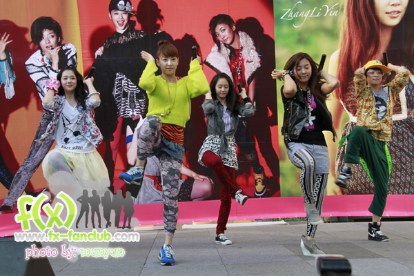 f(x) in Thailand 20-03-10:Victoria,Amber,Krystal,Sulli,Luna