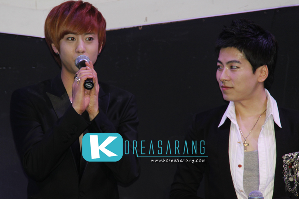 DNT in Thailand 19-12-09 : DNT Crazily Pretty with DAY fan live in Bangkok=>Dong Wook+Byung Kyu