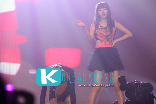 Miss A in Thailand 26-10-10:Fei,Suzy