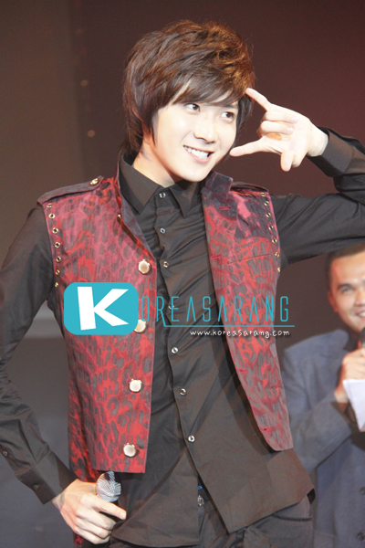 SHU-I in Thailand 18-07-10:Changhyun