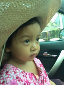 แย่งหมวกยายมา