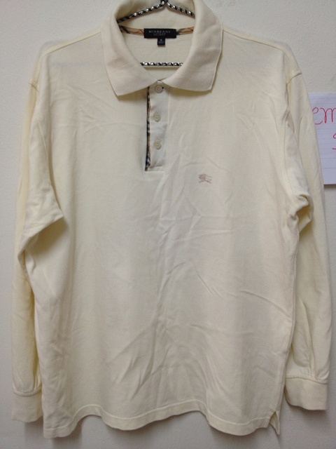 burberry 22x26 สวยมาก ใหม่มากคะ ใส่น้อยมากได้ไปคุ้มสุดๆๆๆๆ หายาก ขาย 1650 บาท สวยมากจริงๆคะ