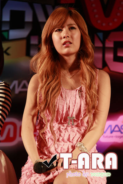 T-ARA in Thailand 05-04-10:Kyuri