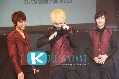 SHU-I in Thailand 18-07-10:In-seok,Hyungjun,Changhyun