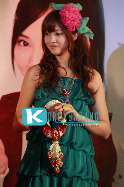 Berryz Kobo in Thailand 25-03-10:Yurina
